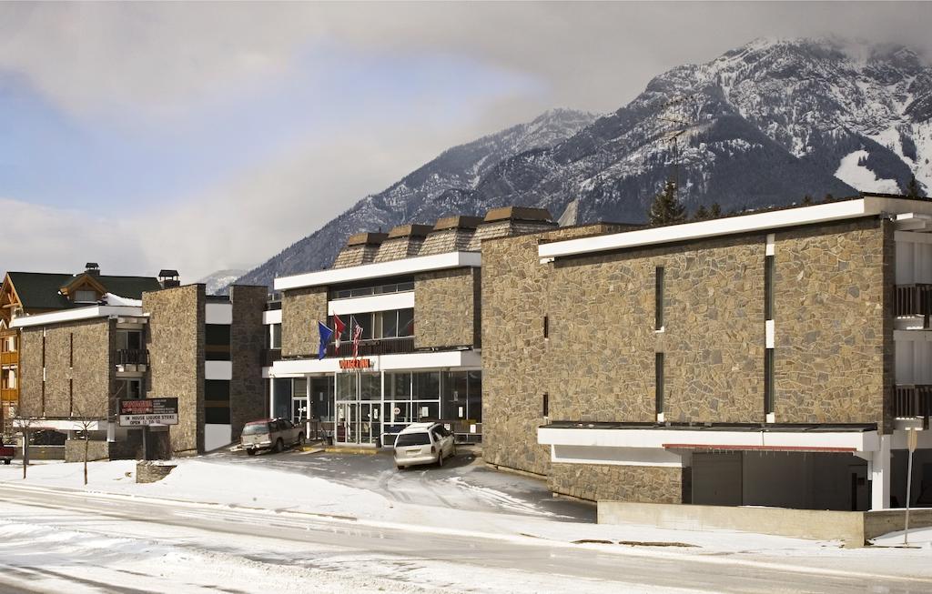 Banff Voyager Inn Экстерьер фото